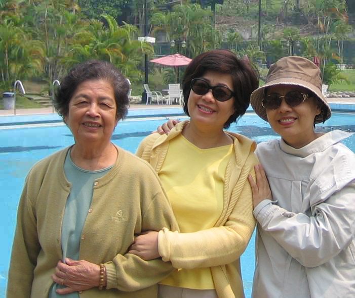 Angie's Mother and sisters SuWhey and LiShung