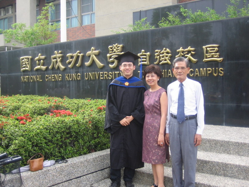 Fabian Huang with his mother, father in front of Cheng Kung University