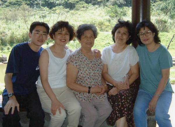 Fabian with Mother, Grandmother, and Aunts Ai Yeh and Hsu Whey
