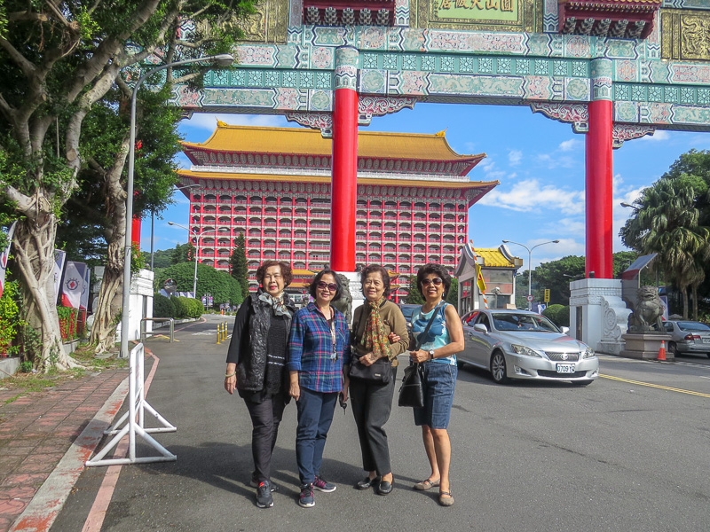 Jenny, Lynn, AiYueh, and Angie at the entry to the Grand Hotel, Taipei