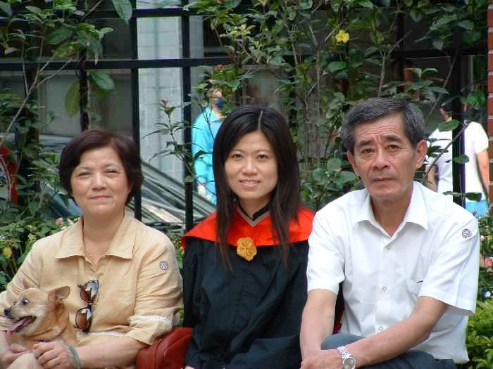 Yi Jen with Mother, Father, and dog