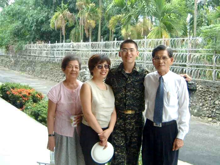 Marine Recruit's day off with family